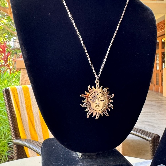 Maui sun necklace - Picture 3 of 3